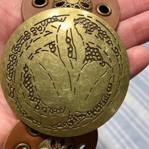 💛TODAY***$17***Vintage designer brown circle belt.